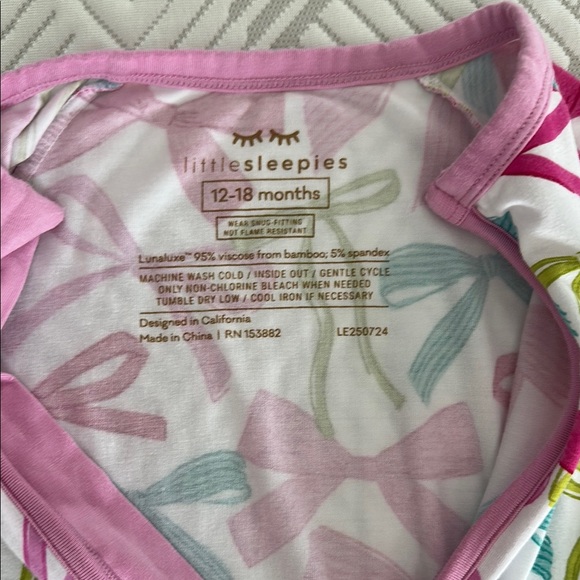 Little Sleepies Ribbons and Bows Zippy 12-18 month - Picture 3 of 3
